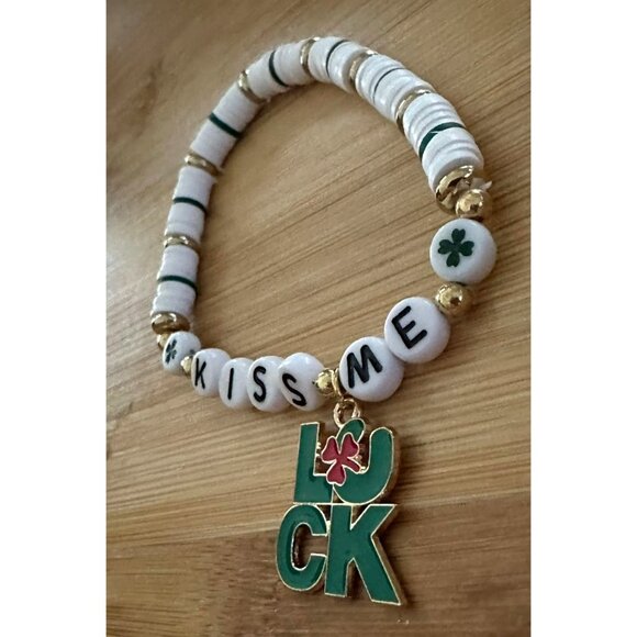 St Patricks Day Bracelet New Puka Beads Lucky Kiss Me Festive Party Para… - Picture 8 of 12